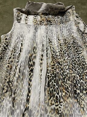 Linea Domani Sleeveless Leopard Print Blouse